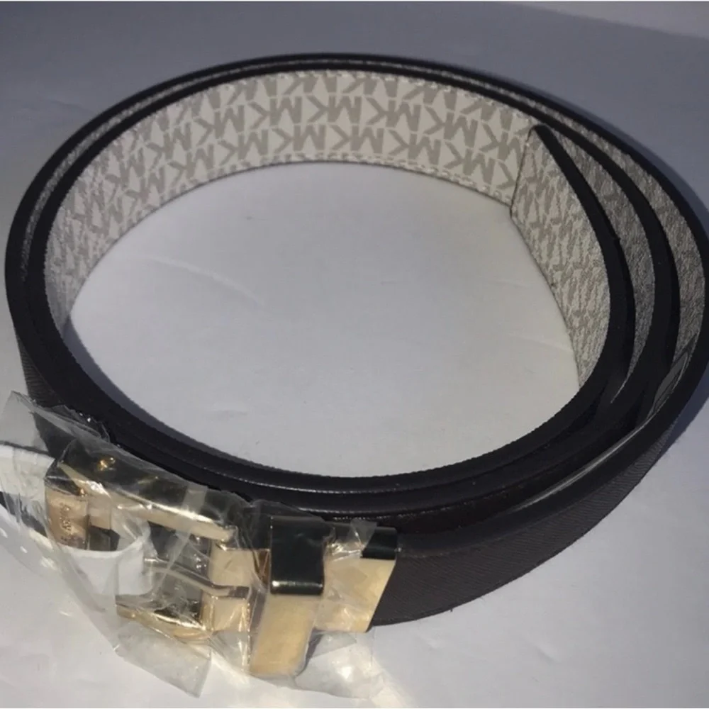 Michael Kors Twist Reversible Women Belt Brown & Vanilla MK Signature.Size Large